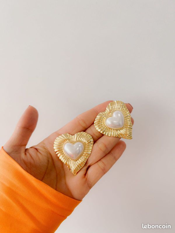 Boucles d'oreilles coeur (image 1)