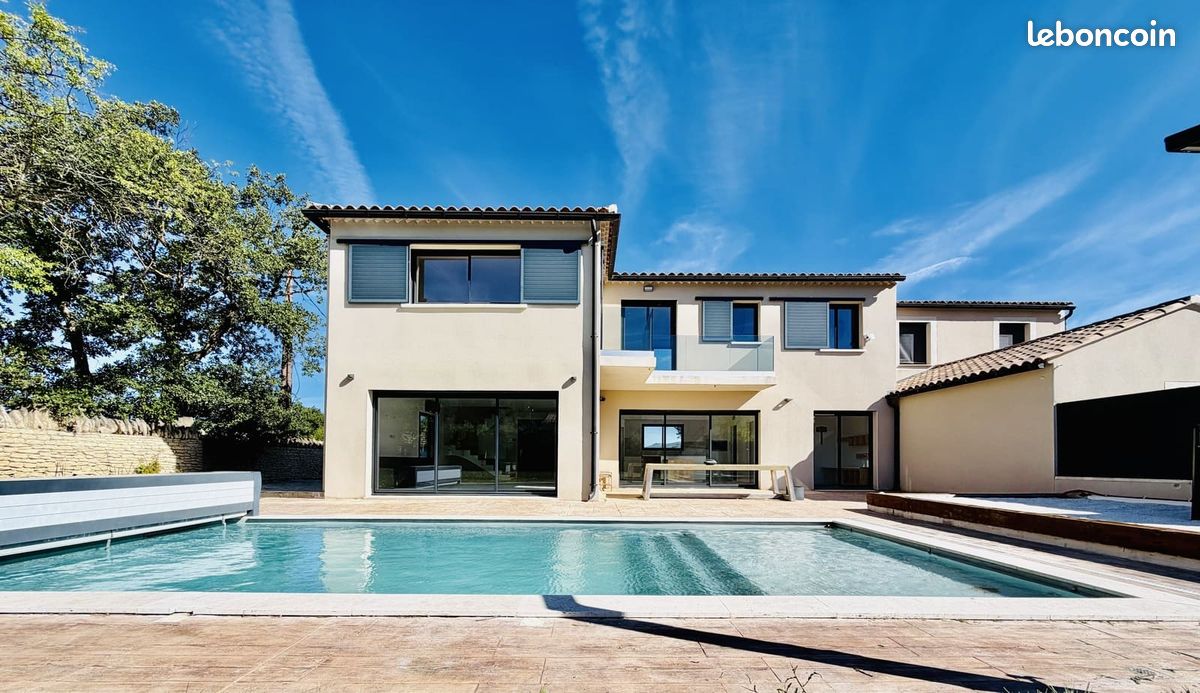 Maison 5 pièces 157 m² · à Oppède · 157 m² · 750 000 €