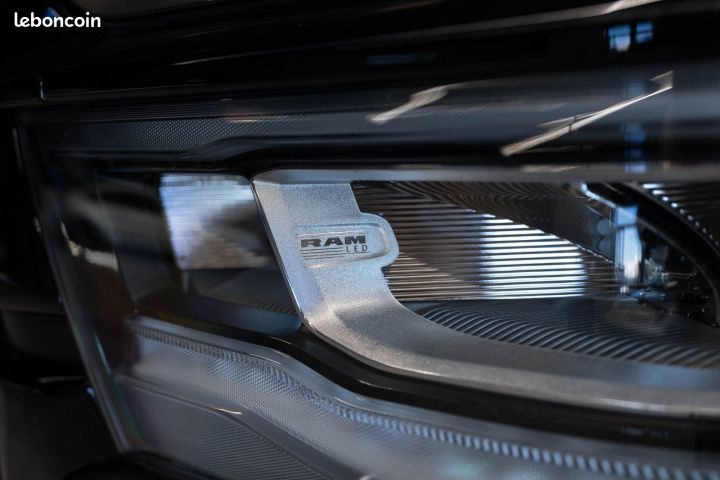 DODGE RAM 1500 - CREW CAB LARAMIE 5.7 HEMI V8 GT - Garantie 12 mois (image 23)