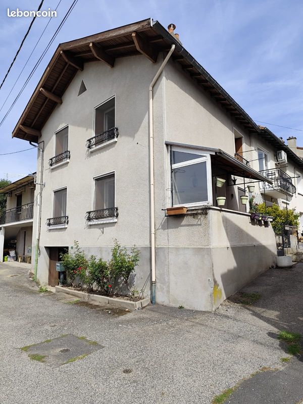 Maison 4 pièces 73 m² · à Bas-en-Basset · 73 m² · 85 000 €