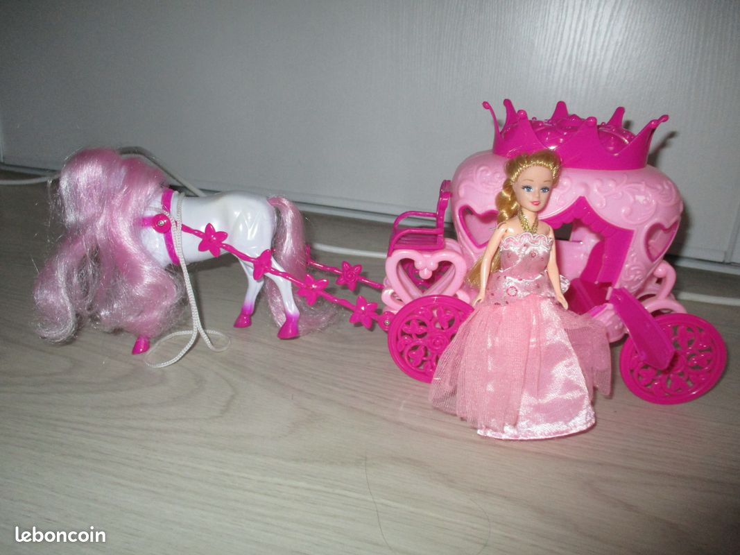 Cheval avec carrosse et prinsesse (image 2)