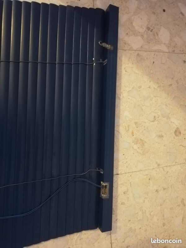 Store (image 3)