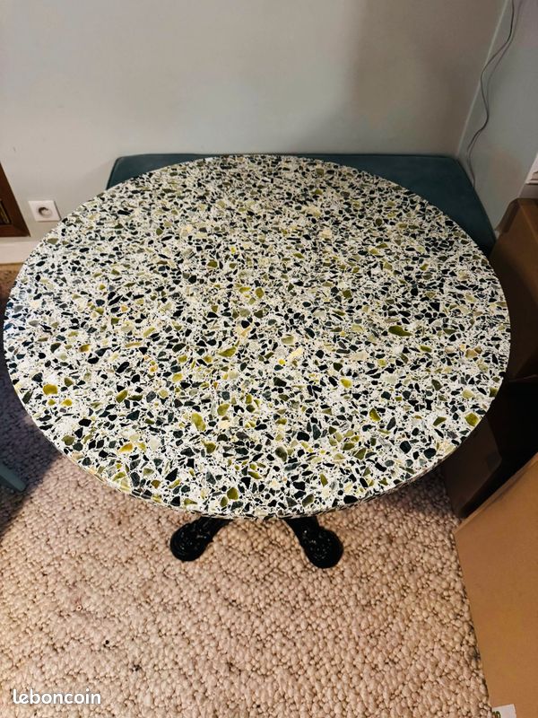 Table en terrazzo vert – design unique (image 3)