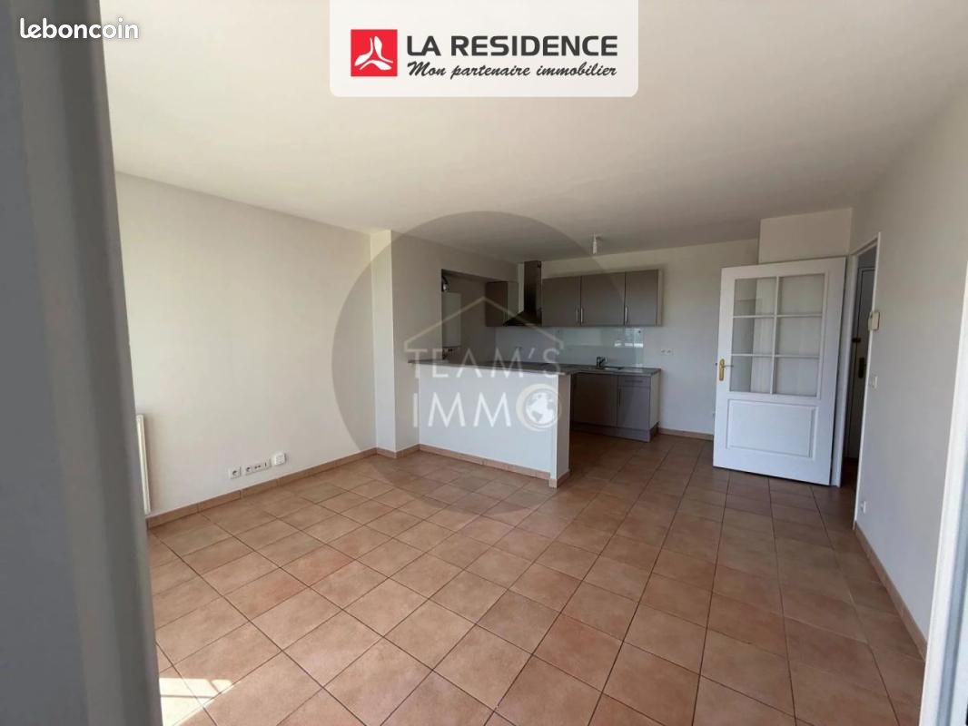 Appartement 2 pièces 39 m² · à Montigny-le-Bretonneux · 39 m² · 988 €/mois