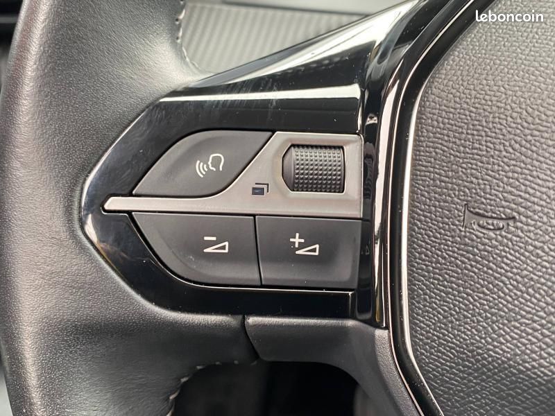 Peugeot 208 e-208 136ch Style (image 13)