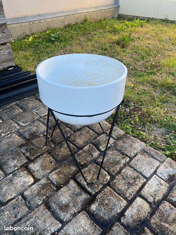 Gros cache pot blanc (image 1)