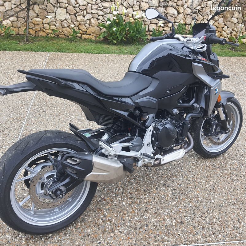 BMW F900 R excellent état + ligne arrow (image 3)