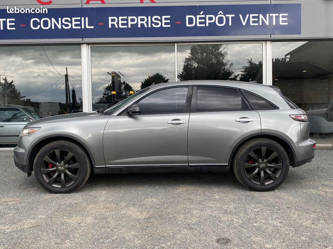 INFINITI FX35 / 3.5i V6 AWD 280 cv / Éthanol / Boîte auto / Toit ouvrant / Sièges chauffants / Son BOSE / Climatisation bi-zone (image 26)