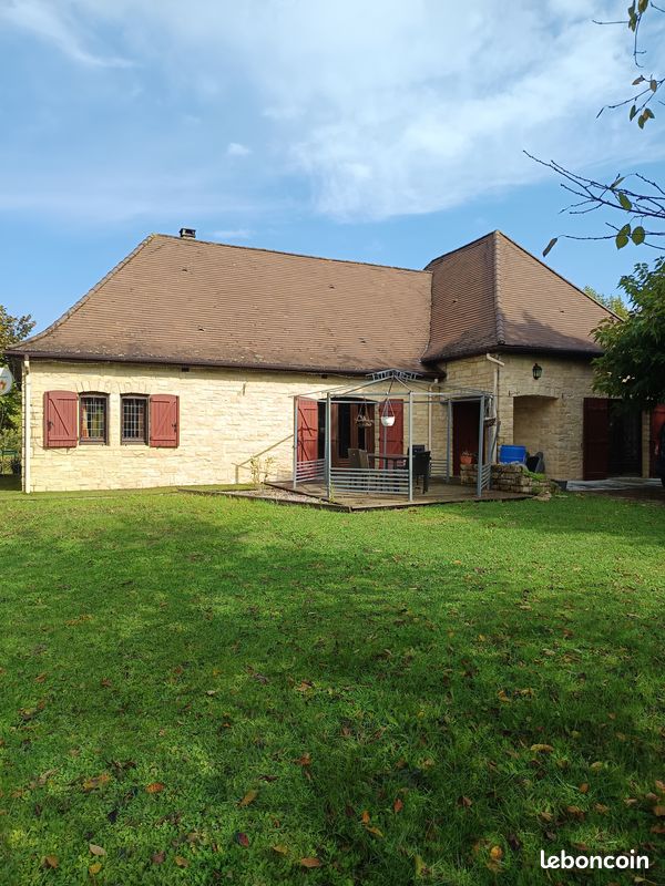 Maison 6 pièces 181 m² · à Rayet · 181 m² · 310 000 €