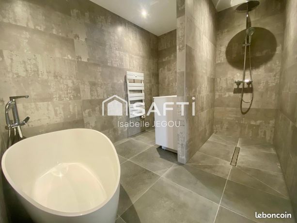 Propriété 5 pièces 145 m²