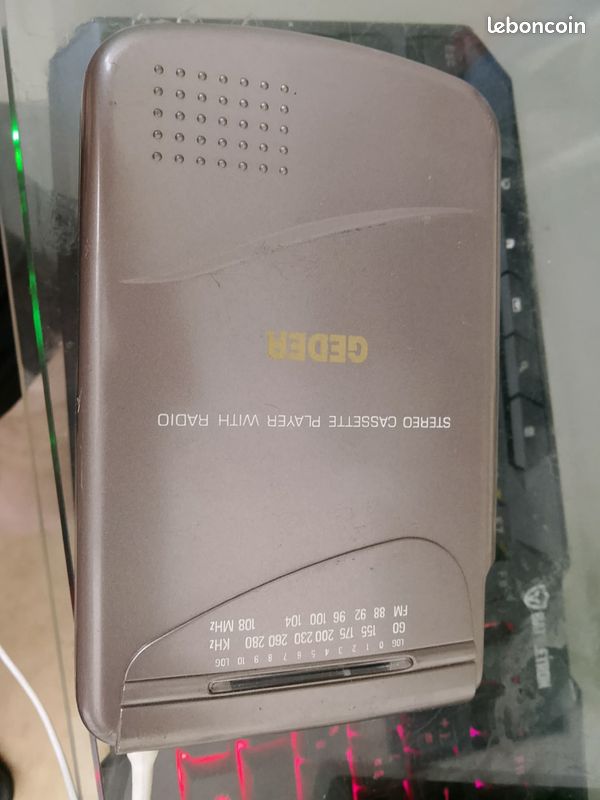 Stereo cassette (image 2)