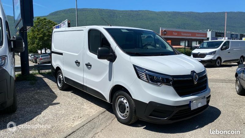 Renault Trafic Véhicule utilitaire ou Société L1H1 3T 2.0 Blue dCi 130ch Confort (image 3)