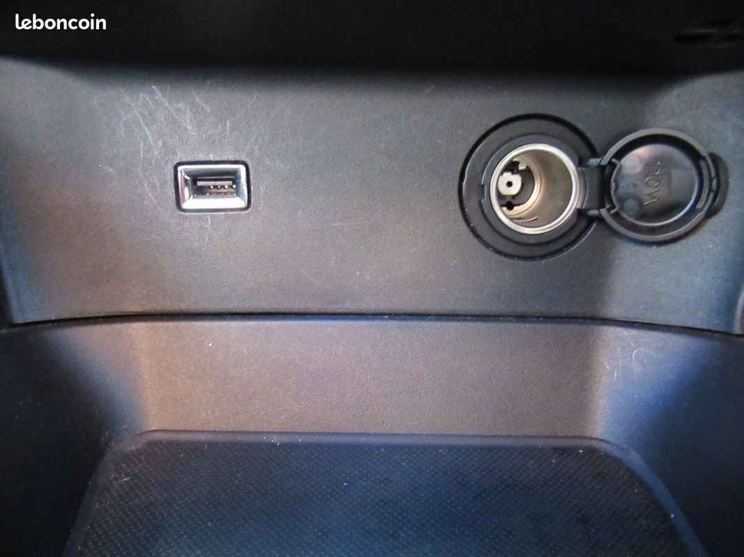 Peugeot 3008 (2) 1.6 HYBRID 225 E-EAT8 Allure Pack (image 25)