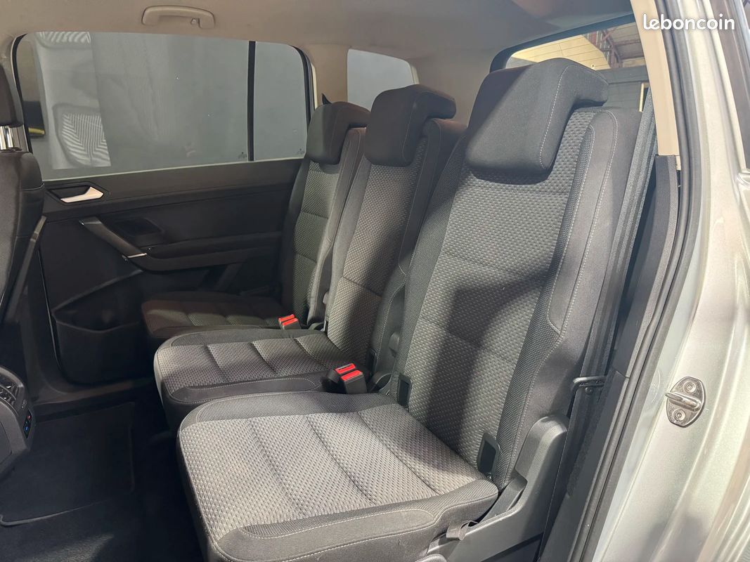 Volkswagen TOURAN 1.6 TDI 115cv DSG7 Confortline / Caméra de Recul / Régulateur de vitesse (image 18)