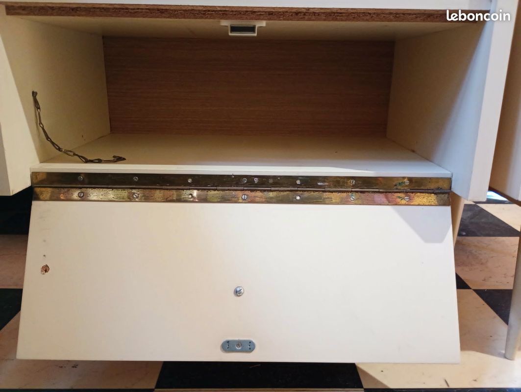 URGENT A SAISIR AVANT LE 19 SEPTEMBRE Lot de 2 tables de chevet bois laqué blanc crème (image 13)