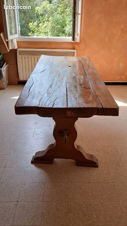 Table monastère (image 1)