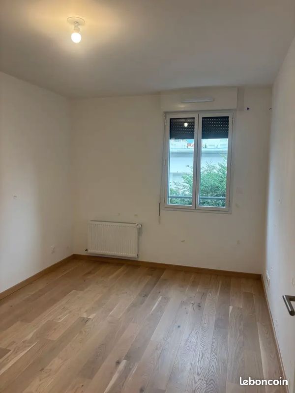 Appartement 2 pièces 65 m² · à Saint-Priest · 65 m² · 850 €