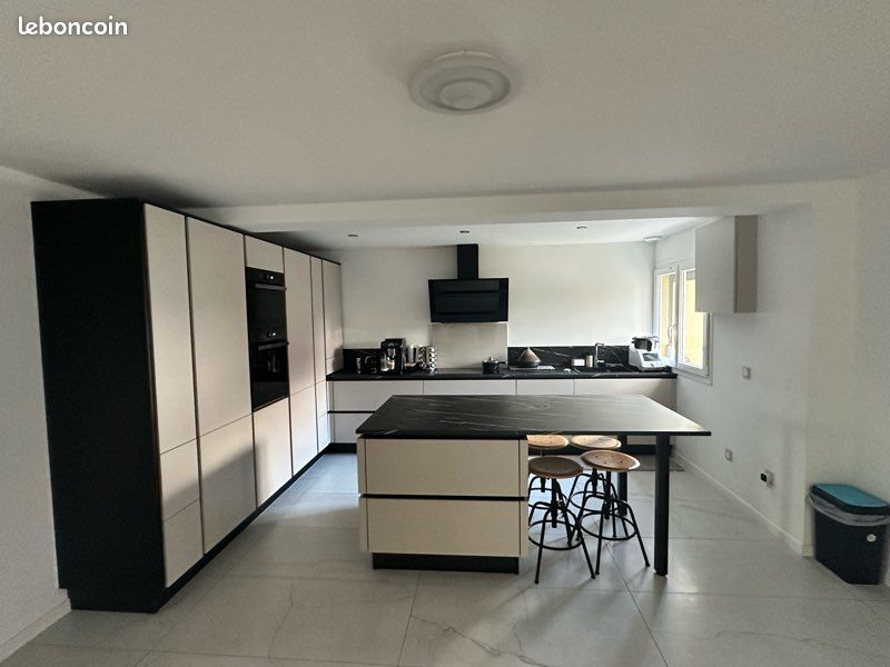 Maison 9 pièces 240 m² · à Saint-Saturnin · 240 m² · 299 900 €