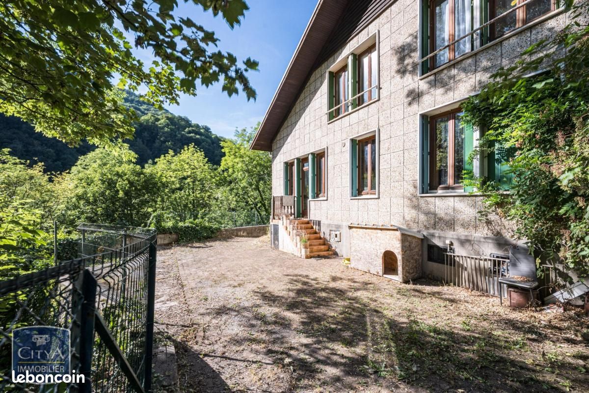 Maison 4 pièces 134 m² · à Césarches · 134 m² · 189 000 €