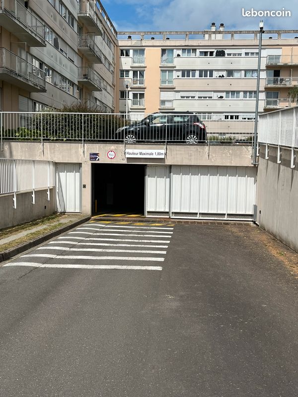 Place de parking sécurisée à louer – Saint-Herblain · 65 €