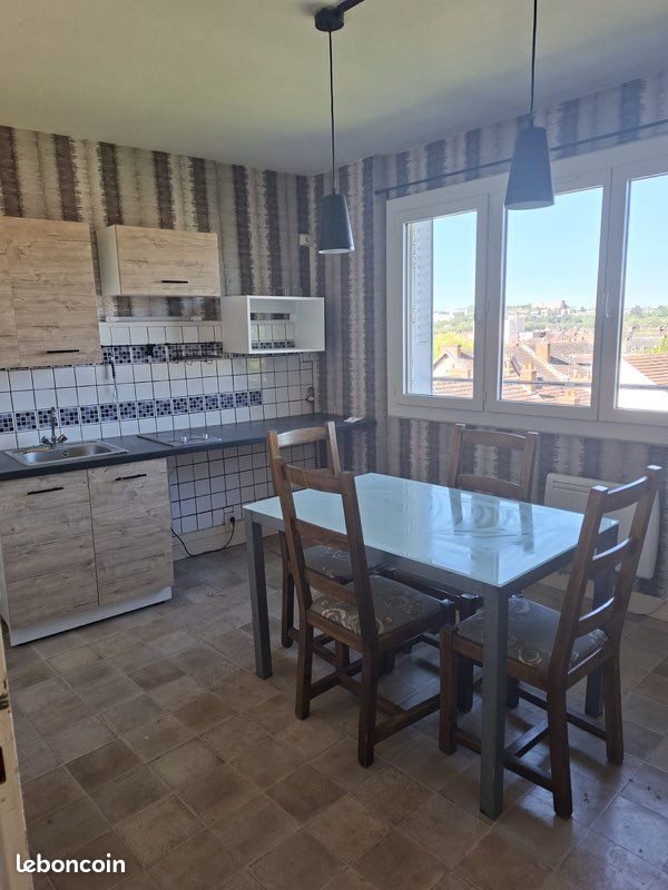Appartement 3 pièces 70 m² · à Montluçon · 70 m² · 550 €