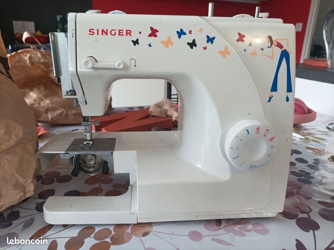 Machine a coudre pour connaisseurs a remonter (image 1)