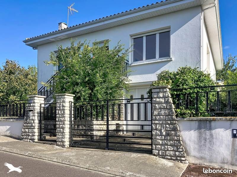 Maison 5 pièces 144 m² · à Saint-Jean-d'Angély · 144 m² · 182 000 €