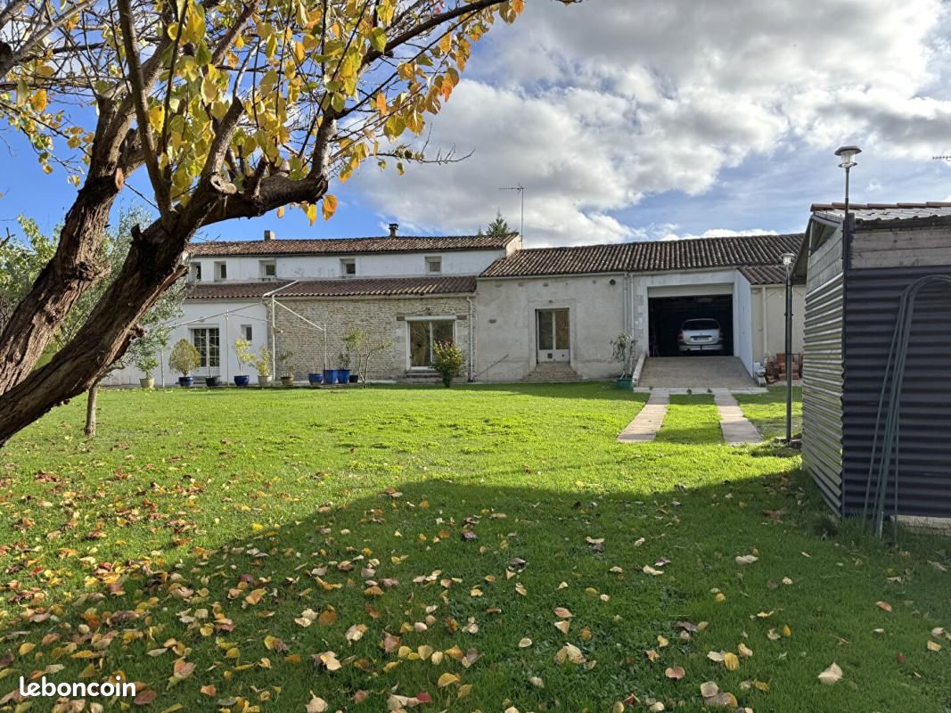 Maison 7 pièces 175 m² · à Saint-Pierre-la-Noue · 175 m² · 232 000 €