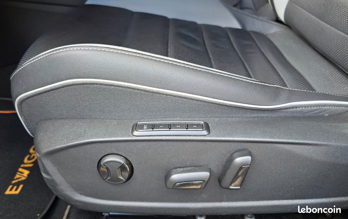VOLKSWAGEN GOLF 8 GTD - 2.0 TDI 200ch - DSG7 - FULL OPTIONS (Boule d'attelage, Android auto & Apple CarPlay, HUD) (image 8)