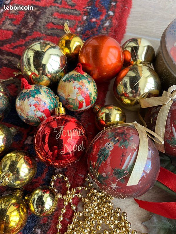 Lot Décorations De Noël - Boules Et Divers - Occasion