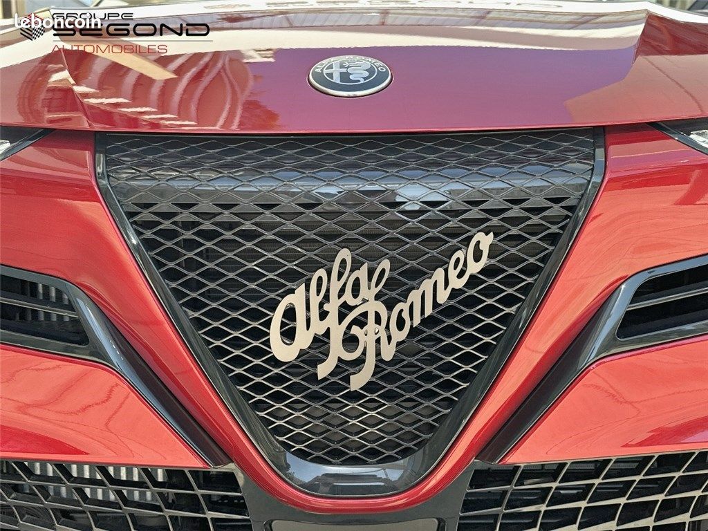 Alfa Romeo Junior 1.2 IBRIDA 145 CH EDCT6 Q4 Premium (image 7)