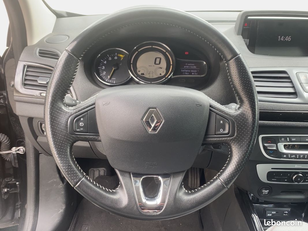 RENAULT MEGANE III ESTATE Estate III TCE 130 Energy eco2 Bose (image 10)