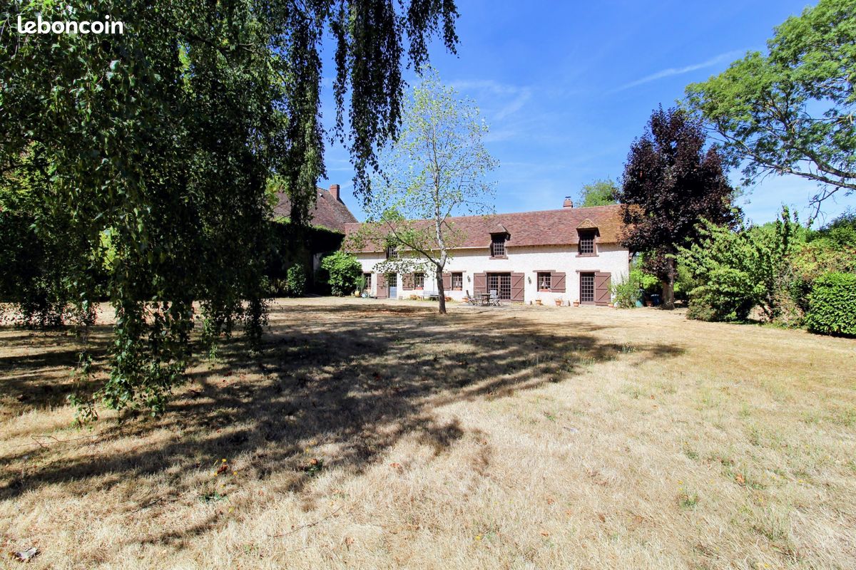 Maison 14 pièces 330 m² · à Houdan · 330 m² · 714 000 €