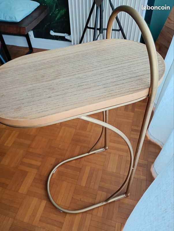 Table (image 3)