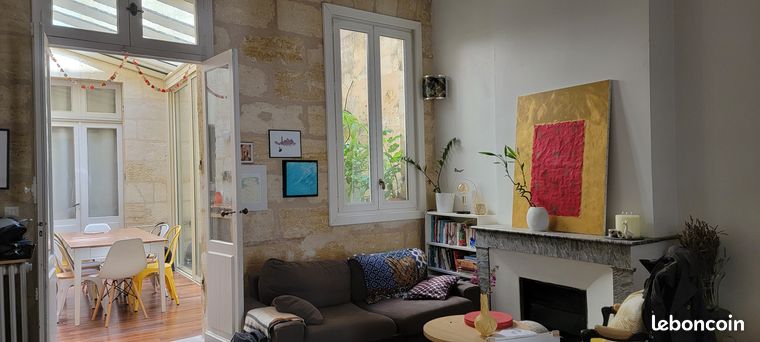 Appartement 127.7m2+ 14.5m2 (balcon et cour intérieure) rénové en plein cœur des chartons — 1
