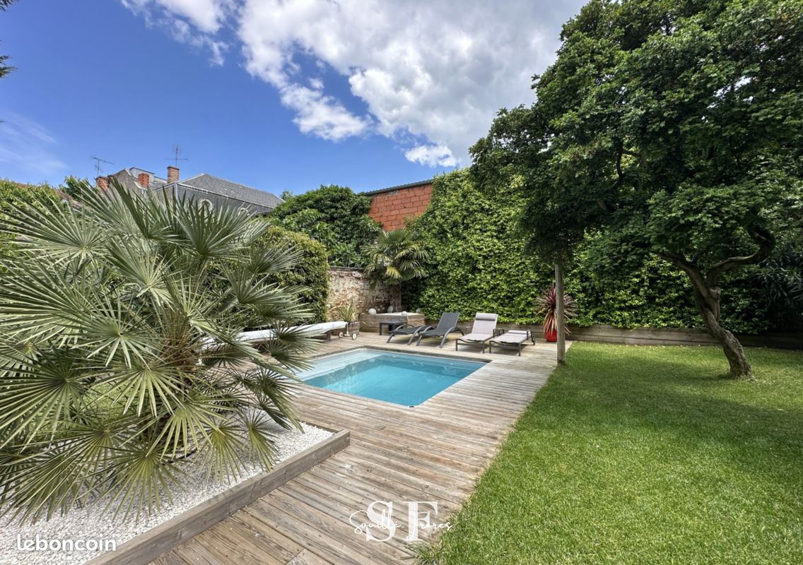 Maison 12 pièces 365 m² · à Agen · 365 m² · 790 000 €