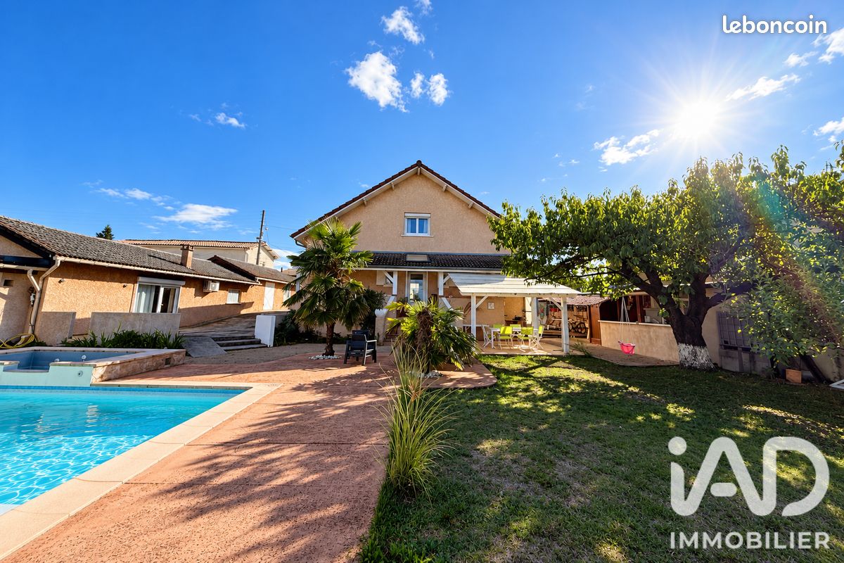 Maison 6 pièces 147 m² · à Saint-Maurice-l'Exil · 147 m² · 365 000 €