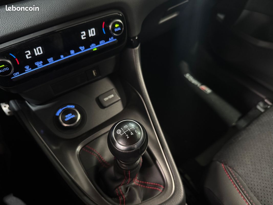 Toyota yaris gr 1.6 4wd 261 ch track pack / camera de recul / carplay / miltek / tva recuperable (image 20)