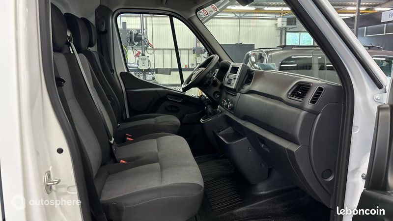 Renault Master Véhicule utilitaire ou Société F3500 L3H3 2.3 Blue dCi 135ch Confort Euro6E (image 10)