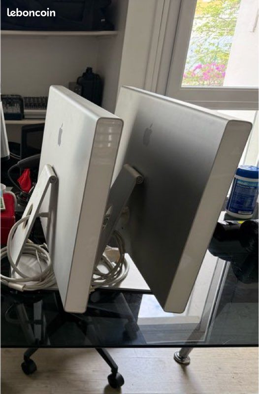 À vendre : 2 écrans Apple Cinema Display 23” (1920x1200) (image 2)