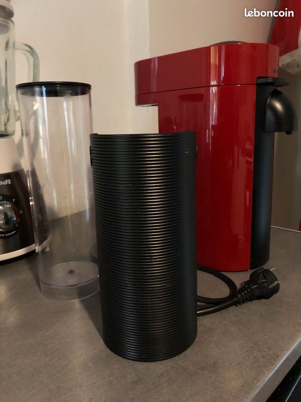 Cafetière à capsules Nespresso Vertuo Plus (image 2)