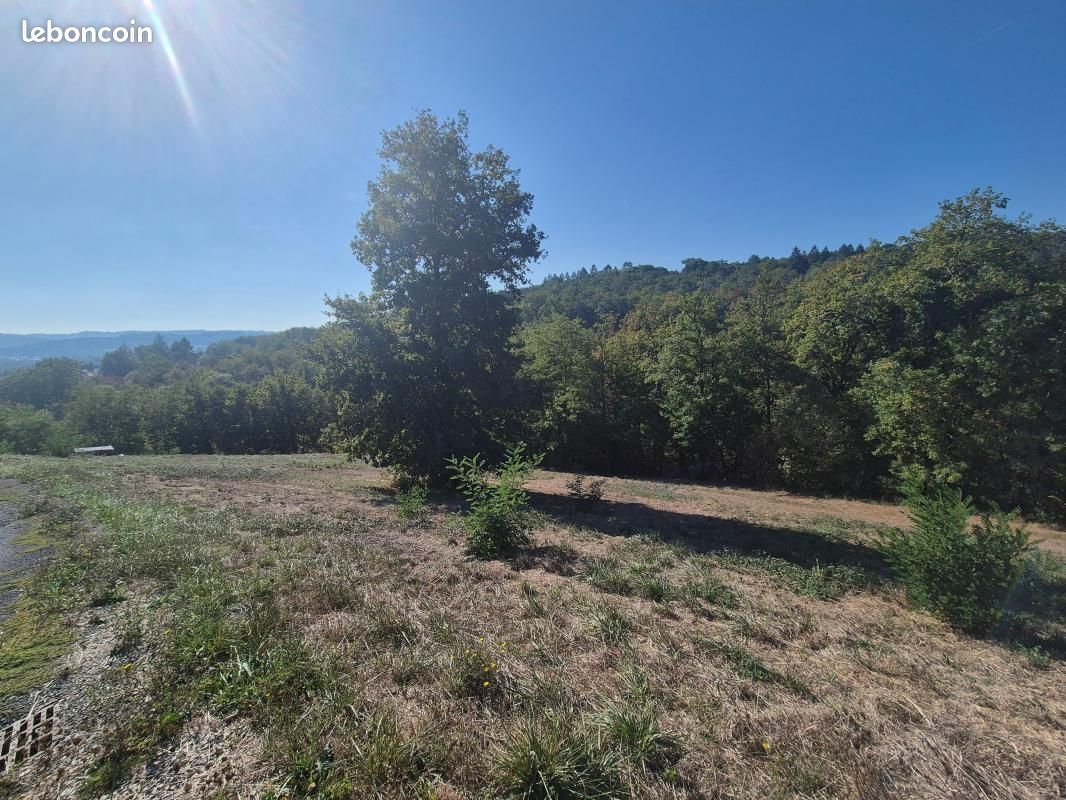 Terrain 957 m² · à Cublac · 24 000 €