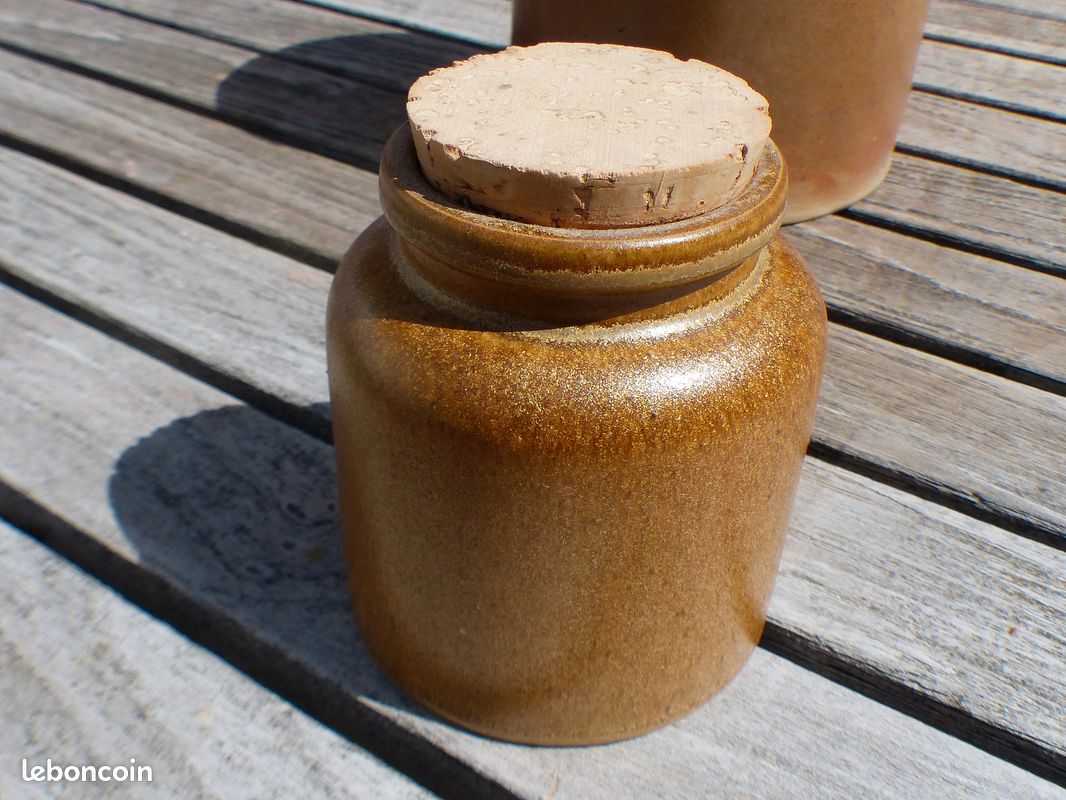 Petit pot en grès avec bouchon de liège (image 2)
