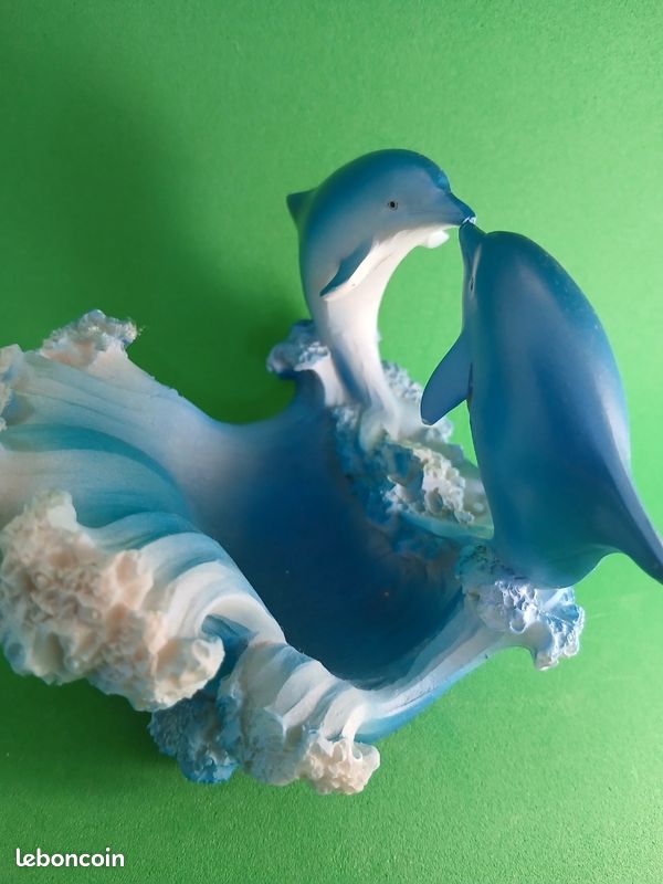 2 dauphins bisous sur une vague (image 3)