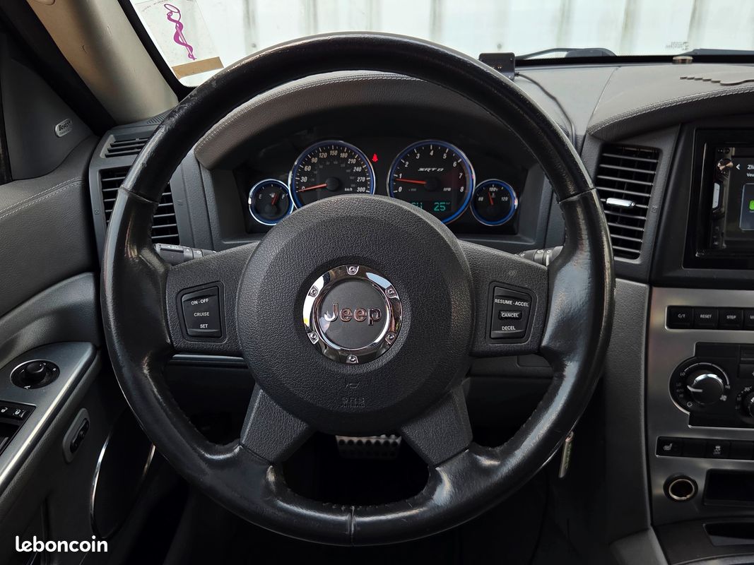 Jeep grand cherokee 6.1 hemi 425 ch awd srt8 bva (image 18)