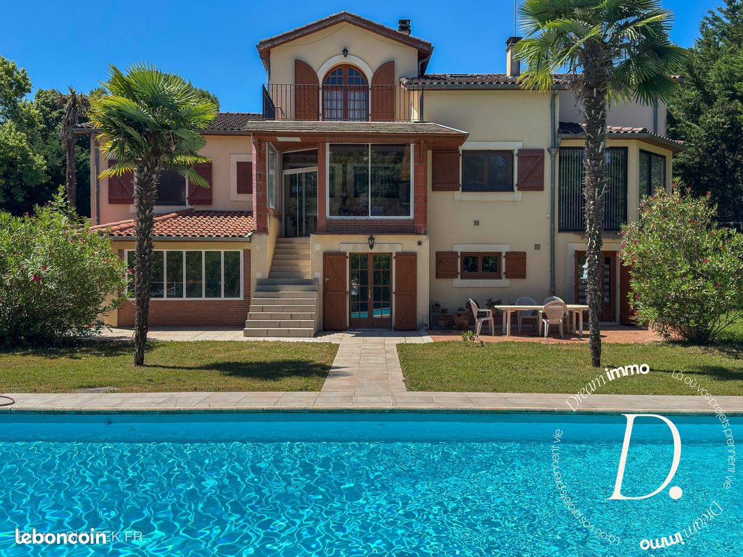 Maison 9 pièces 298 m² · à Auch · 298 m² · 420 000 €