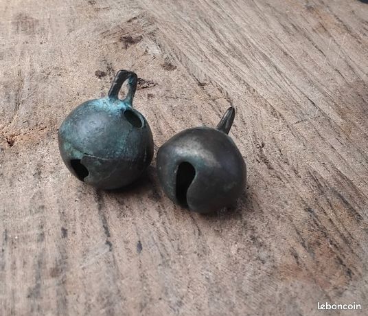 ANCIEN GRELOT VÉLO ? Romain? Attelage? Vintage avec Boucle en Cuir