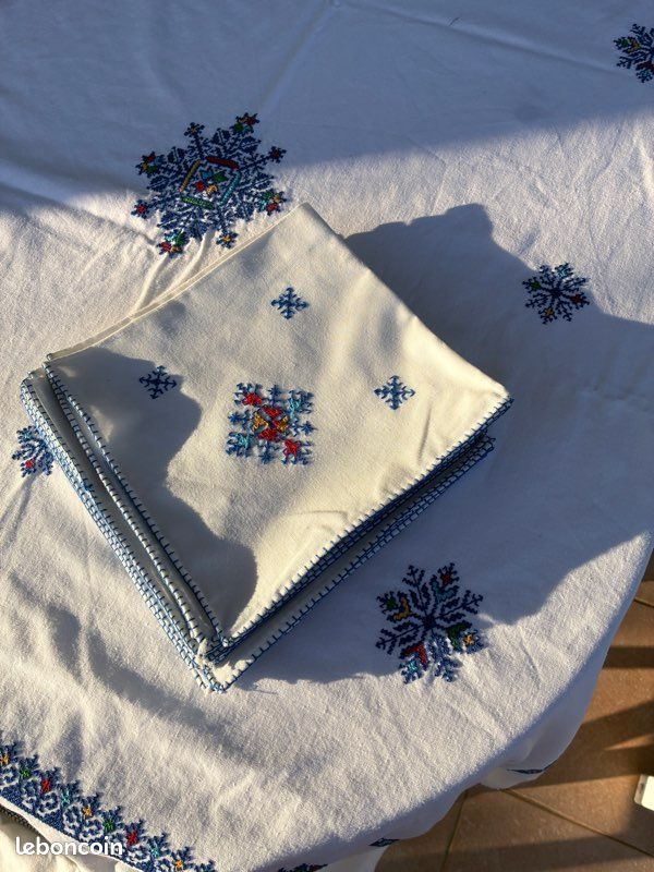 Nappe en coton écru avec franges et dentelle 150x250 MAGDI | Maisons du