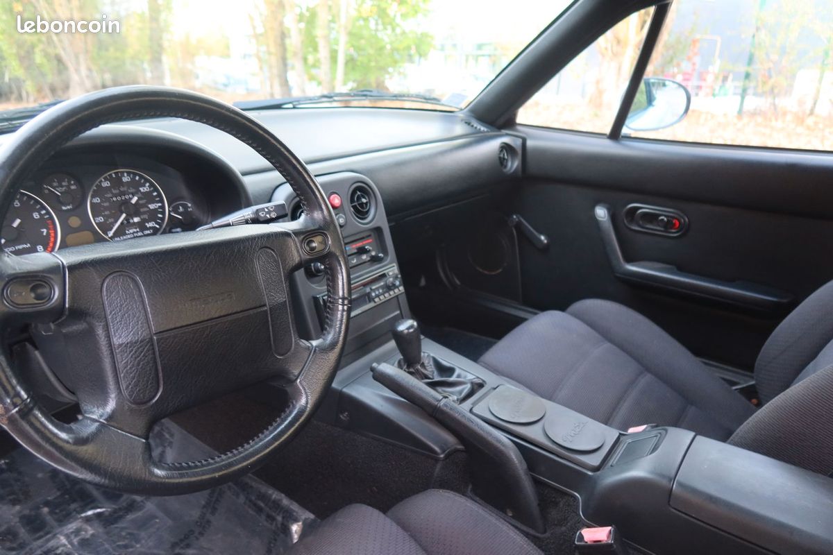 Magnifique Mazda MX-5 NA (image 3)