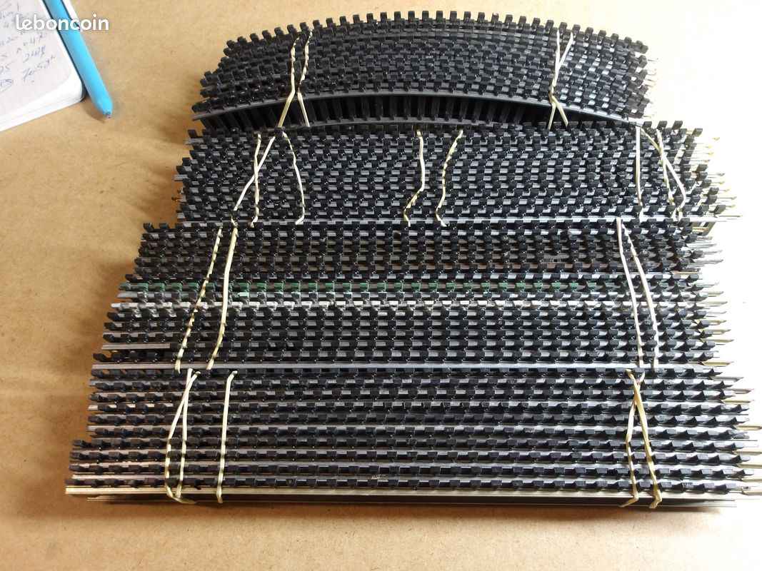 Lot De Rails Jouef HO / 00 - 32 Rails En Acier (16 Courbes + 16 Droits) - Référence 4700/4750